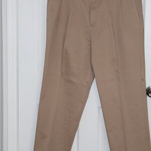 Dockers Men's Khaki Chinos